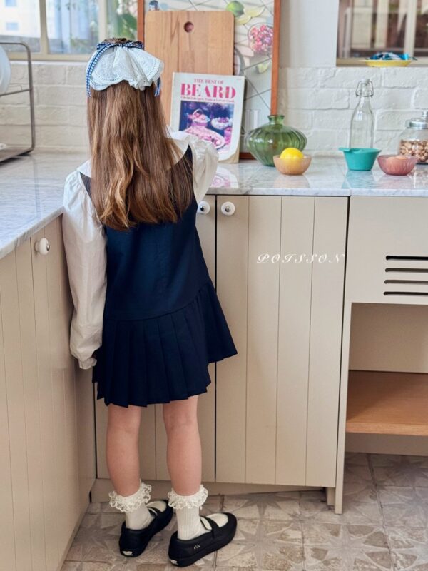 6CE52A68-29F8-4637-A82E-2CBD3DCB2463_1_105_c 〖預購〗經典學院藍百褶洋裝