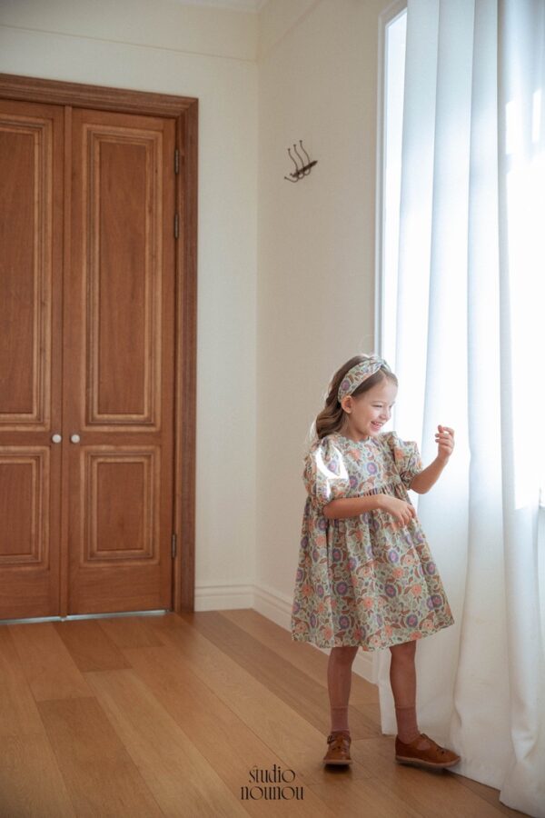 6D4E83FD-E496-4BCF-8CE5-34FBD0B0B764_1_105_c 〖預購〗花序流轉澎袖洋裝