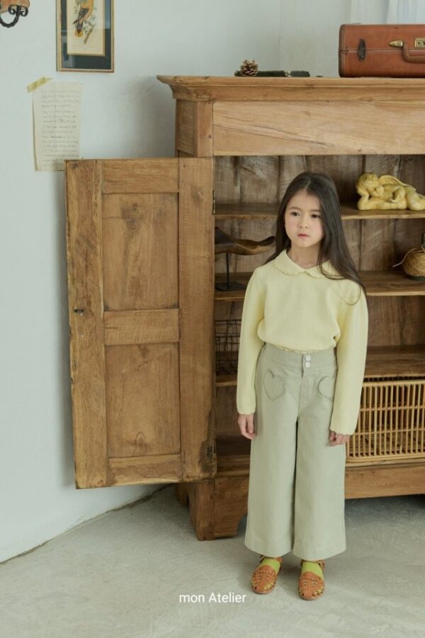 6ED23892-5080-47BE-B84C-F20C68C45E41 〖預購〗檸檬汽水領片上衣