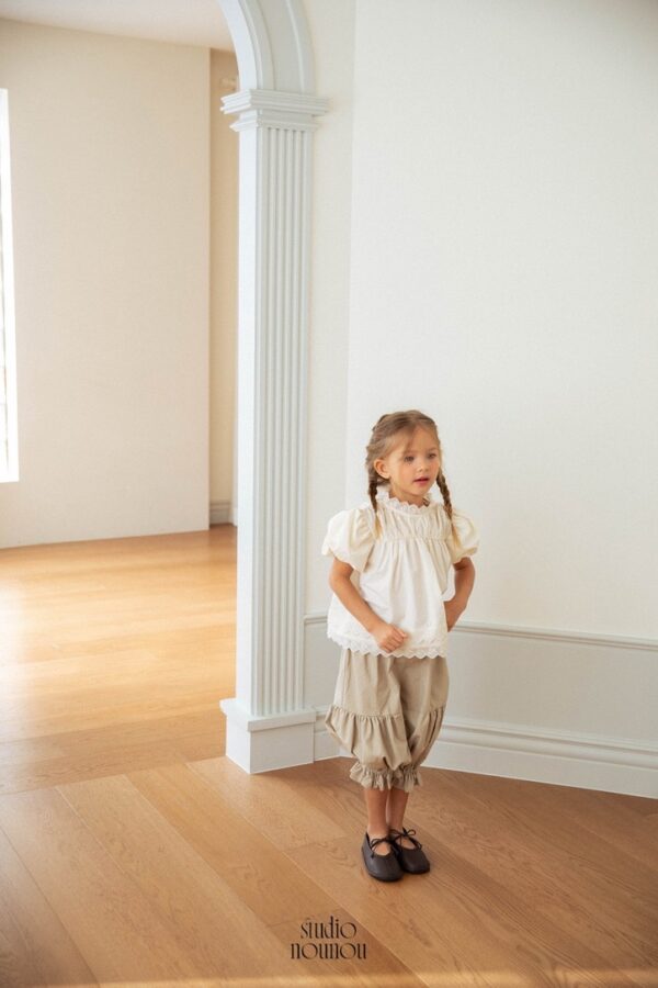 7014CD55-2771-43F4-9526-A6832D6995CA_1_105_c 〖預購〗花苞剪裁抽褶燈籠褲