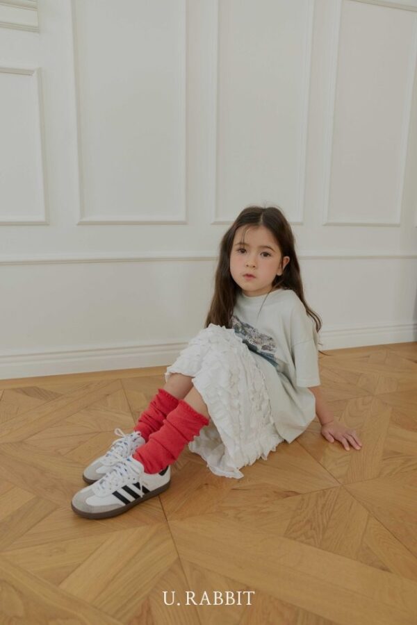 7107DEBD-E3F8-4BE6-BB21-F3E41F137FA3 〖預購〗復古窗櫺鏤空雕花質感長襪