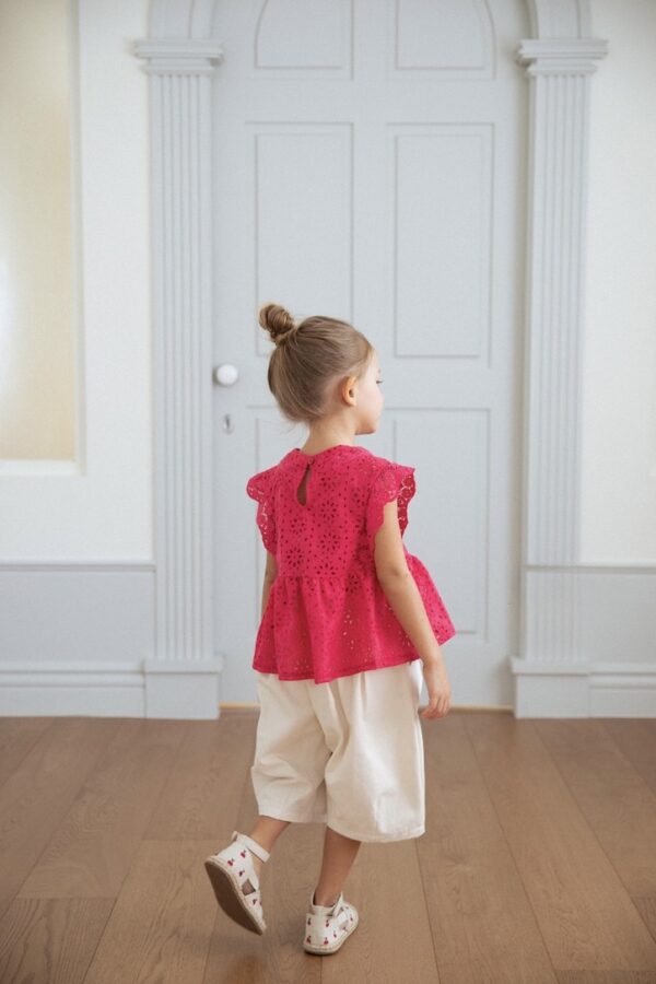 73602122-027B-433C-8666-73F641AC12FE_1_105_c 〖預購〗粼粼氣泡鏤空上衣