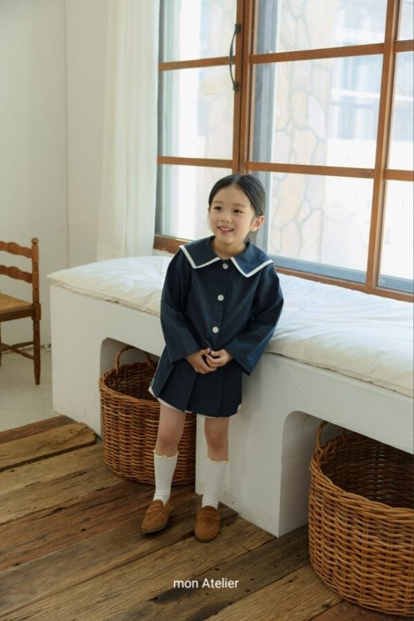 76AAA3C4-2834-4346-AD26-9128932CF872 〖預購〗蔚藍漫步海軍領質感外套