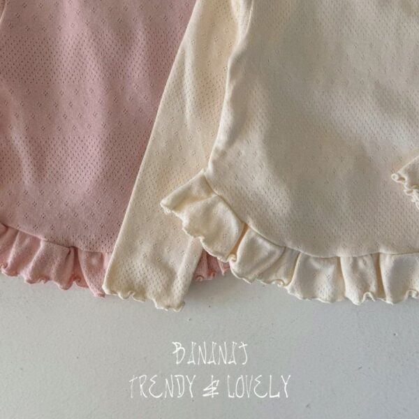 77BB1E9A-CF74-4660-8824-EE1C9FC2B9C6 〖預購〗羅倫柔霧感雙層荷葉邊上衣