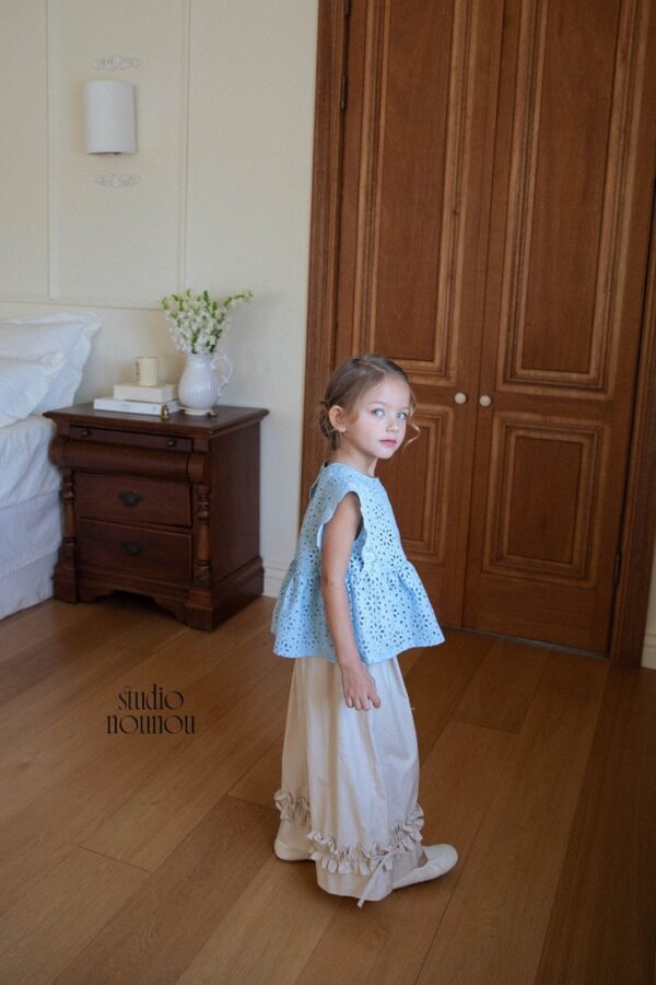 77CBD64D-9545-4145-B1B7-29BB1EBF1B35_1_105_c 〖預購〗呼吸定格荷葉邊長褲