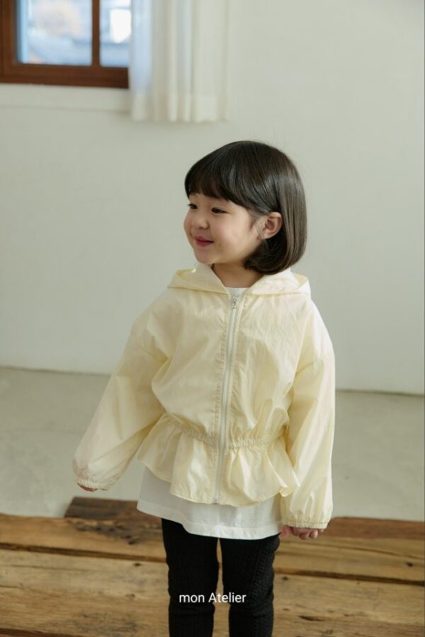 77EB0DE6-2F4F-4EB4-B8ED-9972E63DD8C9 〖預購〗清晨薄霧連帽外套