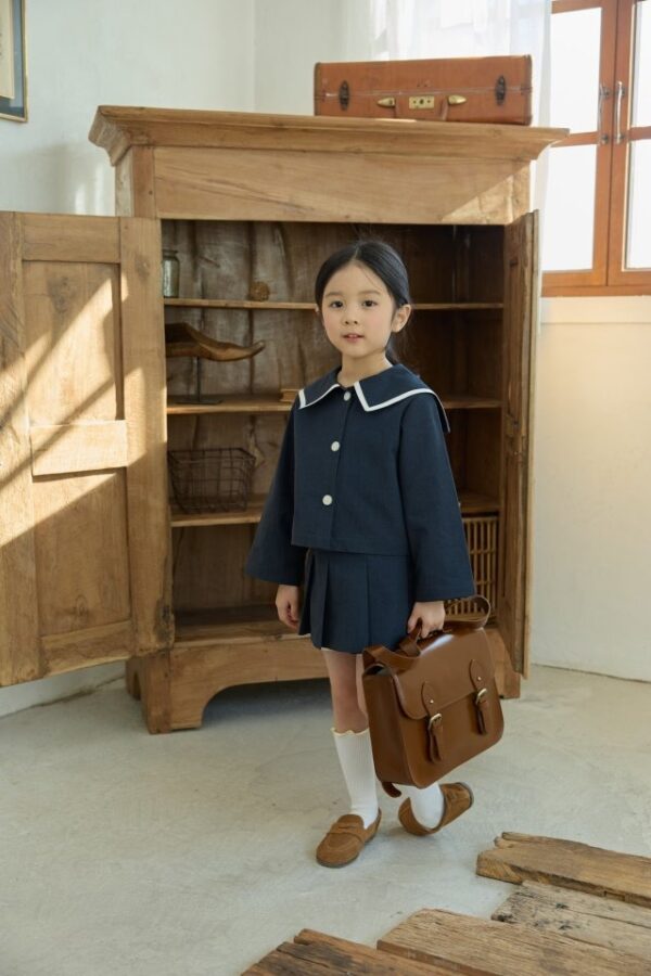 7A7ACA5B-B40A-4DA1-AC67-F5385E18A3A4 〖預購〗蔚藍漫步海軍領質感外套