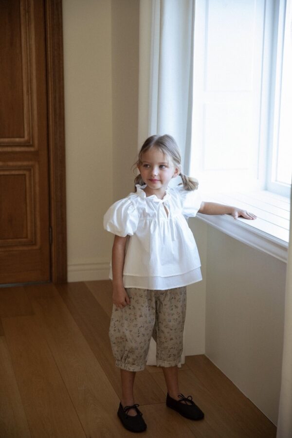 7B89688A-E82D-4954-B5A3-AEF0EB29F7D2_1_105_c 〖預購〗豆豆絮語澎袖上衣