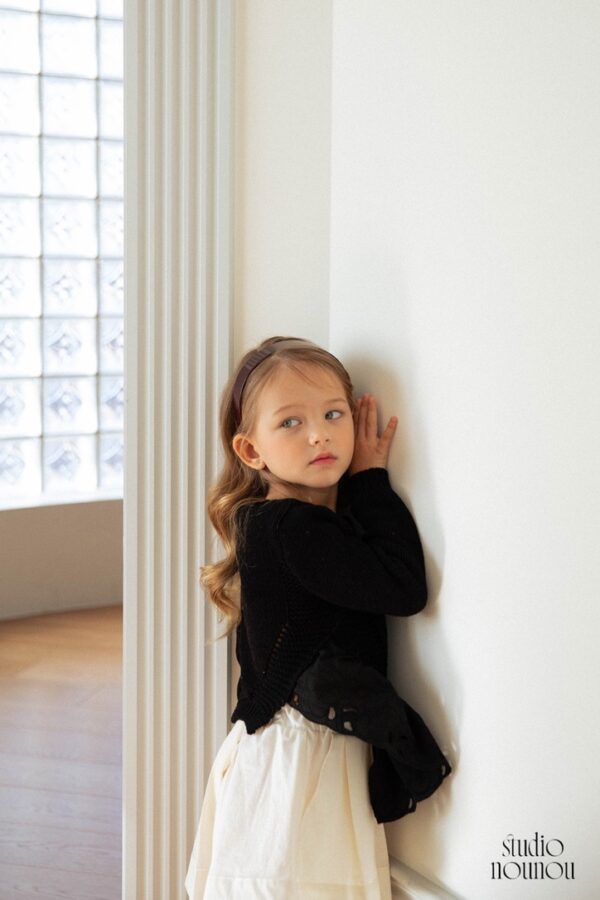 7C697C2D-F775-4AEC-8D65-03BEE02FD1FD_1_105_c 〖預購〗倒影幾何鏤空毛衣