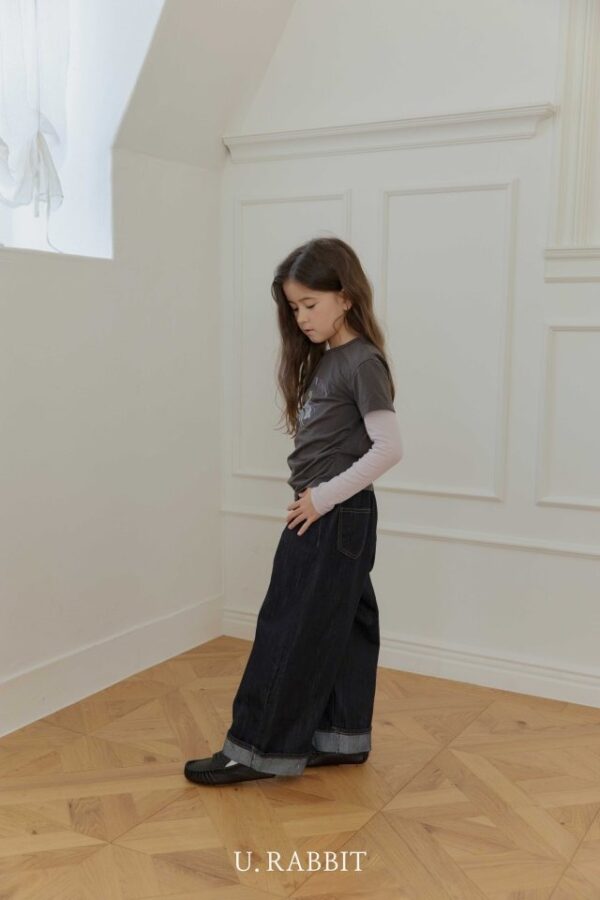 7CD9F34C-4584-4B8E-8902-10158DAC8D02 〖預購〗氧氣剪裁修身丹寧褲