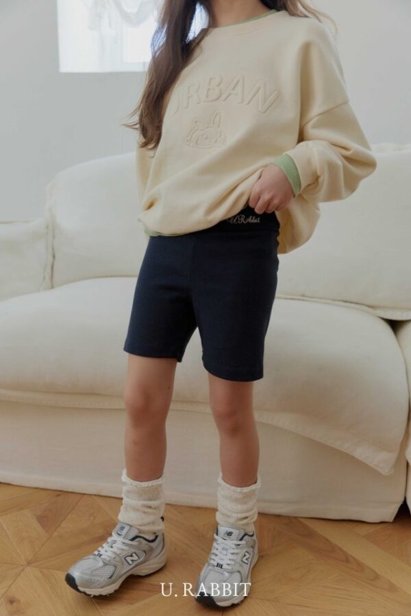 7EF064CC-F3DB-4444-B712-094EF5BC2A6E 〖預購〗律動感翻摺邊修身五分單車褲