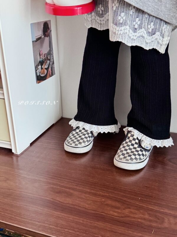 7F3B8BAE-8FDE-4381-AF09-16B92943FF69_1_105_c 〖預購〗氣質蕾絲滾邊靴型褲