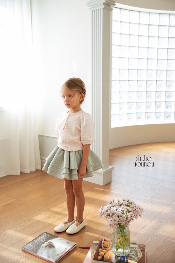 82CBD234-F590-430E-8656-0913C94EA7C8_1_105_c 〖預購〗指尖溫度立體織紋上衣