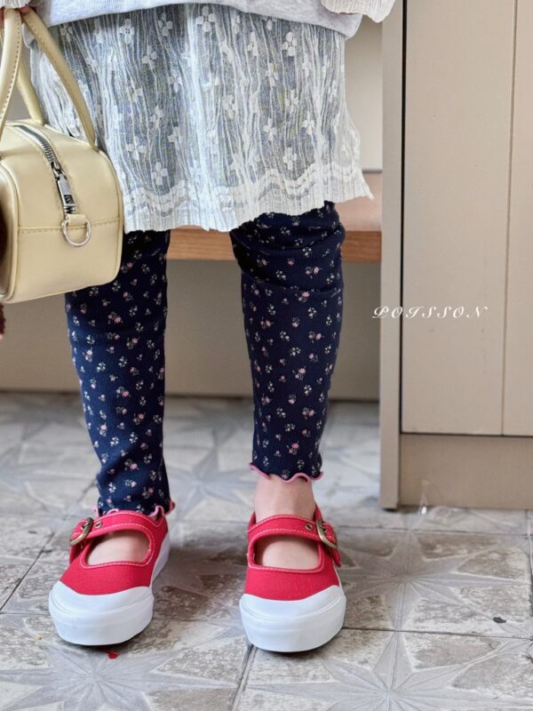 84AA610F-AB81-44A6-8FA8-934556B23245_1_105_c 〖預購〗長版內搭蕾絲雕花襯衫