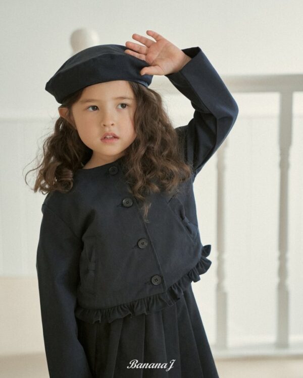 84CBF909-575B-4211-BA6B-A934AC71C5D4 〖預購〗摩亞荷葉外套