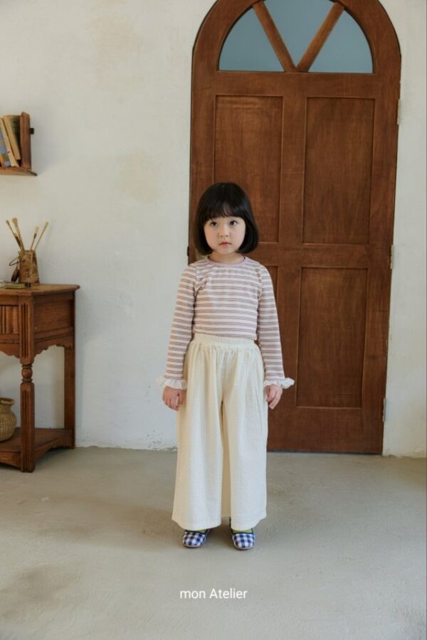 87262E13-CCDD-4E29-849A-42CBC0E3A679 〖預購〗蜜糖線條古典上衣