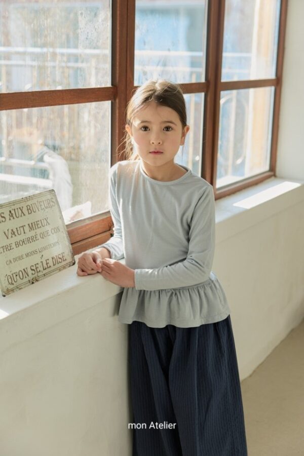 87D62C82-50C1-45CE-829F-373F8E1CB2AE 〖預購〗棉糯感波浪飾邊親膚上衣