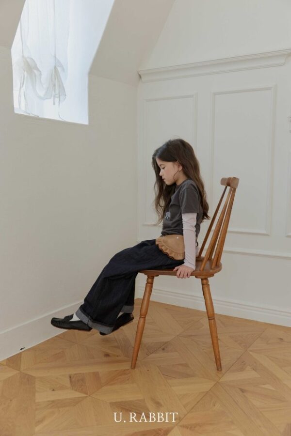 8AF0D187-6AE2-49AF-B12E-109A8866A631 〖預購〗氧氣剪裁修身丹寧褲