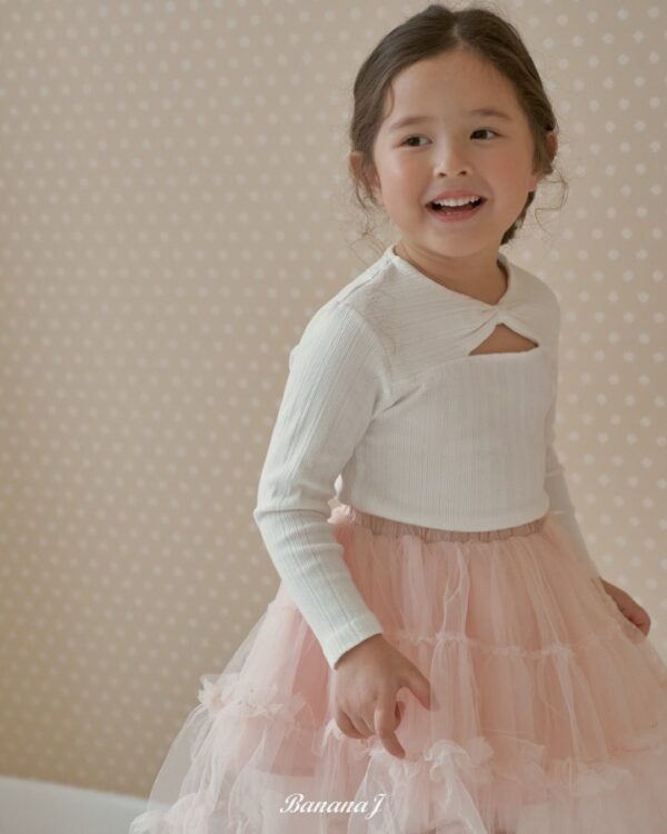 8BC214DD-3121-4D22-89E0-47D460AC2BFB 〖預購〗蝴蝶結舒柔上衣