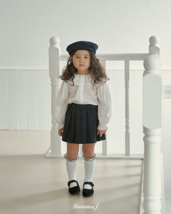 8CC664F1-AB25-48CD-A22E-97A0361F62EA 〖預購〗清新微光翻領柔霧襯衫