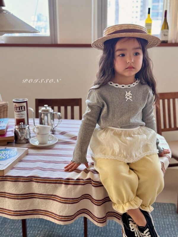 8E42FE83-A31D-45BE-8864-F1D4525E0460_1_105_c 〖預購〗Mellow 蝴蝶結飾親膚上衣