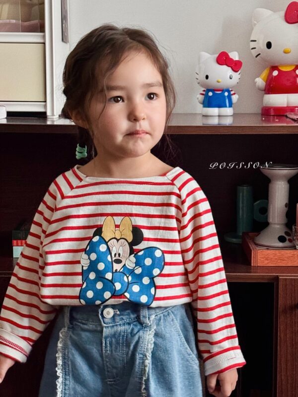 94FFB63E-9BED-4808-8A4C-53980139B27C_1_105_c 〖預購〗立體側線剪裁率性寬腿牛仔褲