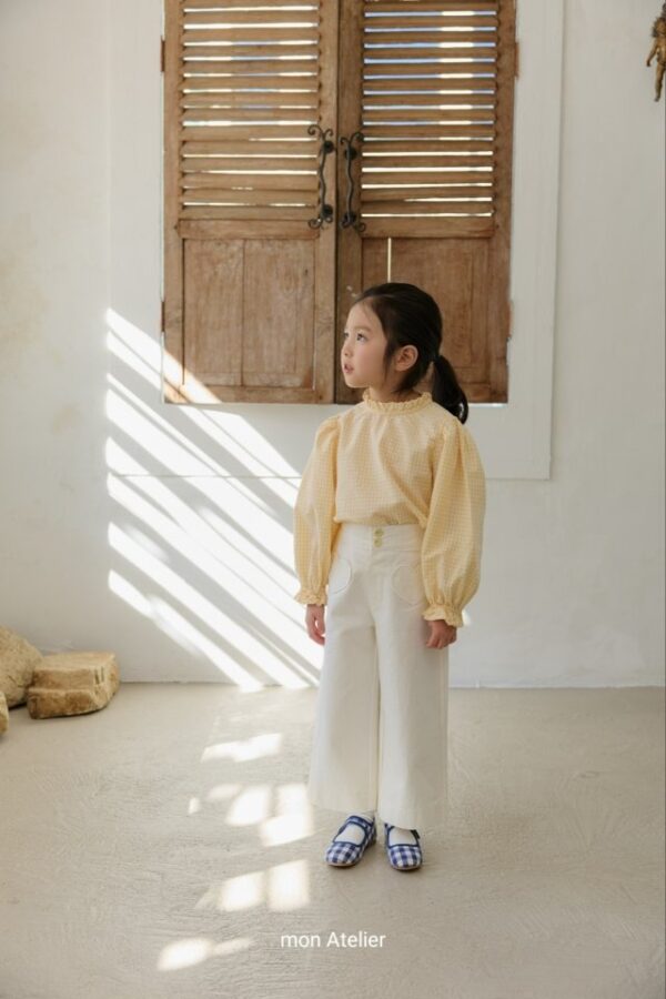 97EC8665-151E-4360-A4FD-E829C39A86FD 〖預購〗格紋序曲荷葉飾邊復古襯衫