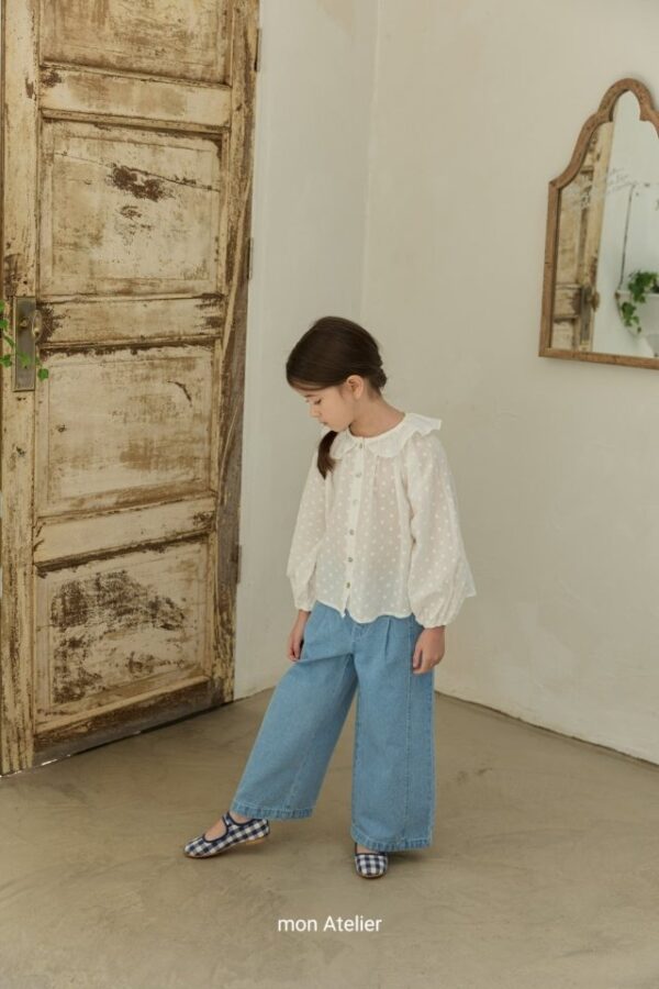 99971DC5-5705-4E2F-9A15-1AB1E1EC6640 〖預購〗花漾盛綻細膩上衣