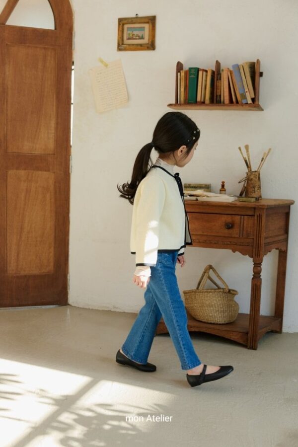 9BFD461A-8A70-46DE-83B4-67F6FFD61988 〖預購〗經典剪影撞色蝴蝶結外套