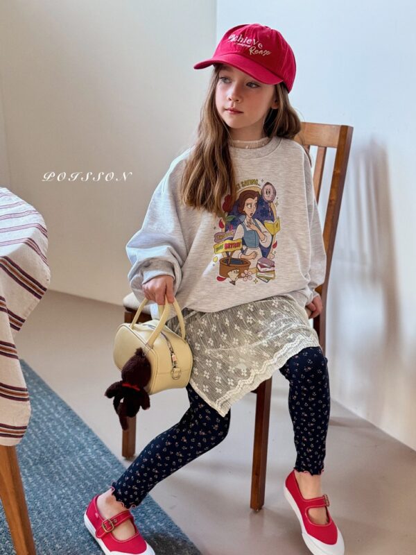 9BFDB376-ADCD-4657-A88B-40B93A09DA12_1_105_c 〖預購〗Sweet Bell 貝兒公主大學T