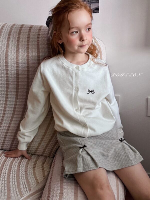 9CCCBB1E-6CC4-4C68-AF0C-591444BD1207_1_105_c 〖預購〗法式蝴蝶結刺繡針織衫