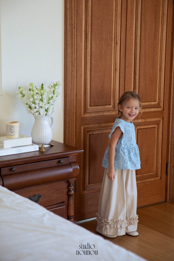 9DC46684-3663-444C-8931-9C70566C42C8_1_105_c 〖預購〗粼粼氣泡鏤空上衣