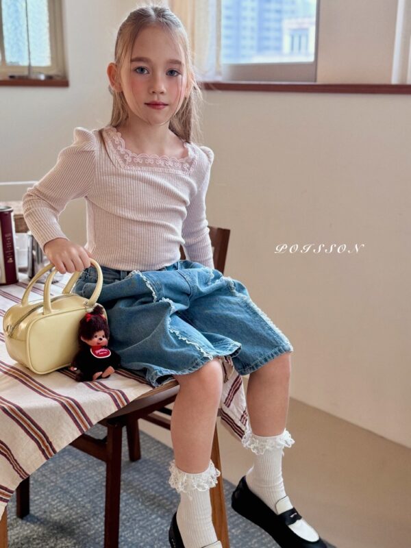 A0FD331C-FB8A-4A15-97F8-0CE0B1C117B4_1_105_c 〖預購〗立體側線剪裁率性寬腿牛仔褲