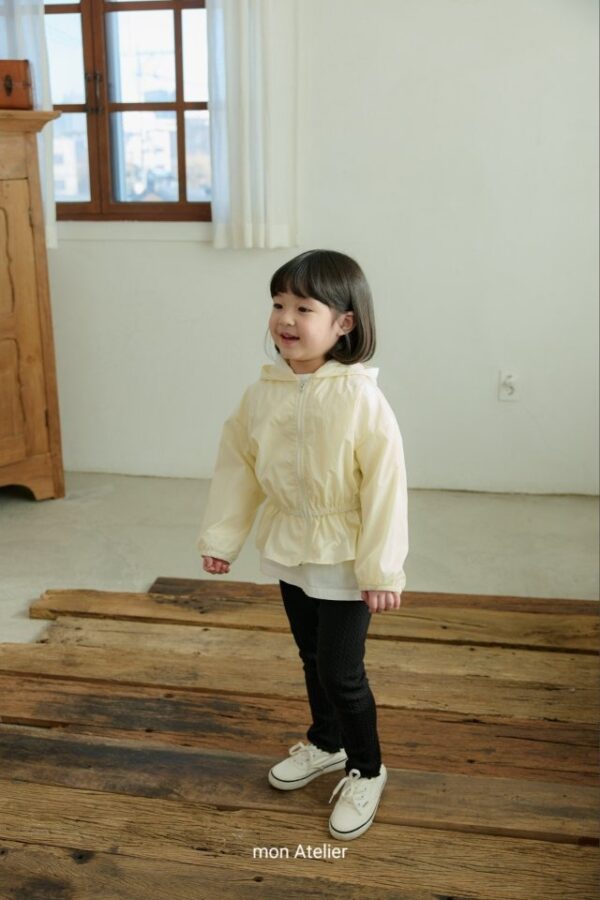 A1D033E3-19EA-4D8D-B891-593341D2047B 〖預購〗清晨薄霧連帽外套