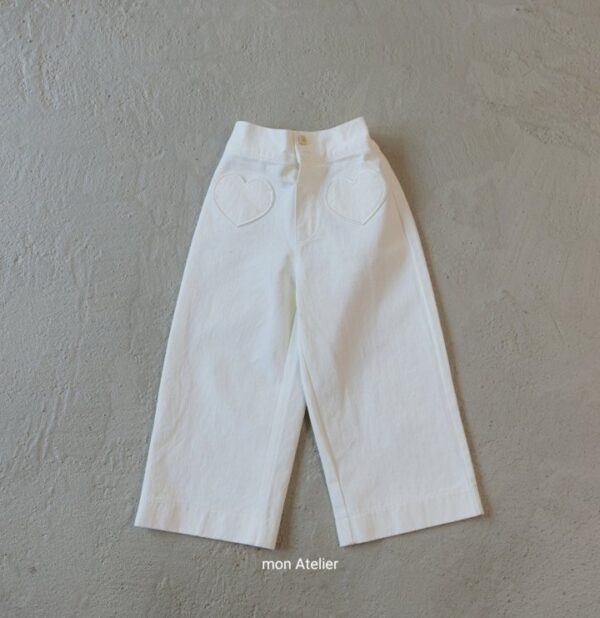 A1FA41FC-3F8D-478B-89B9-06B89D0DD69B 〖預購〗愛心印記立體剪裁休閒長褲