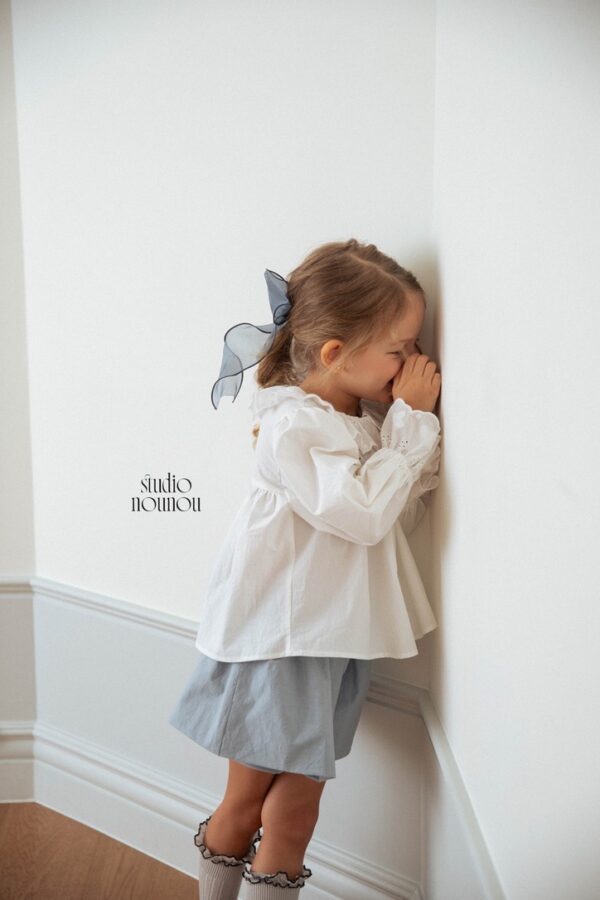 A40713CA-C97A-494D-83A0-B220B6911CEC_1_105_c 〖預購〗林間碎步荷葉邊上衣