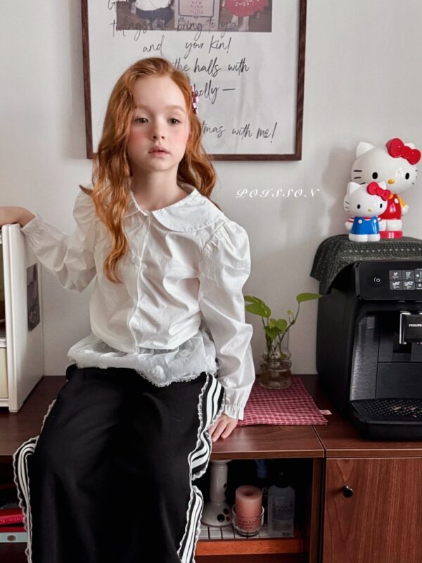 A5C2184D-F046-48E4-A486-BBAFA2BDCA37_1_105_c 〖預購〗法式復古圓領襯衫