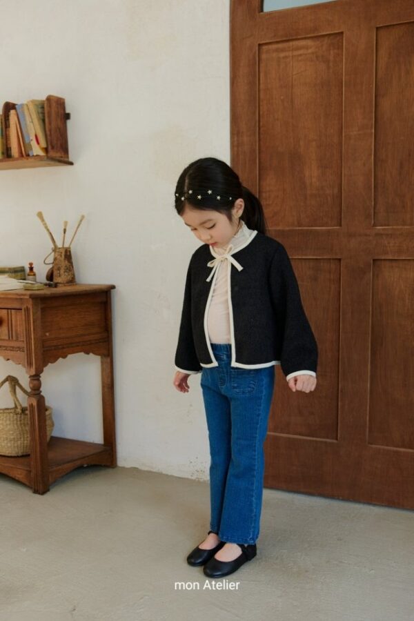 A744966F-D703-4DB5-9DEF-10AC1B314BD5 〖預購〗經典剪影撞色蝴蝶結外套