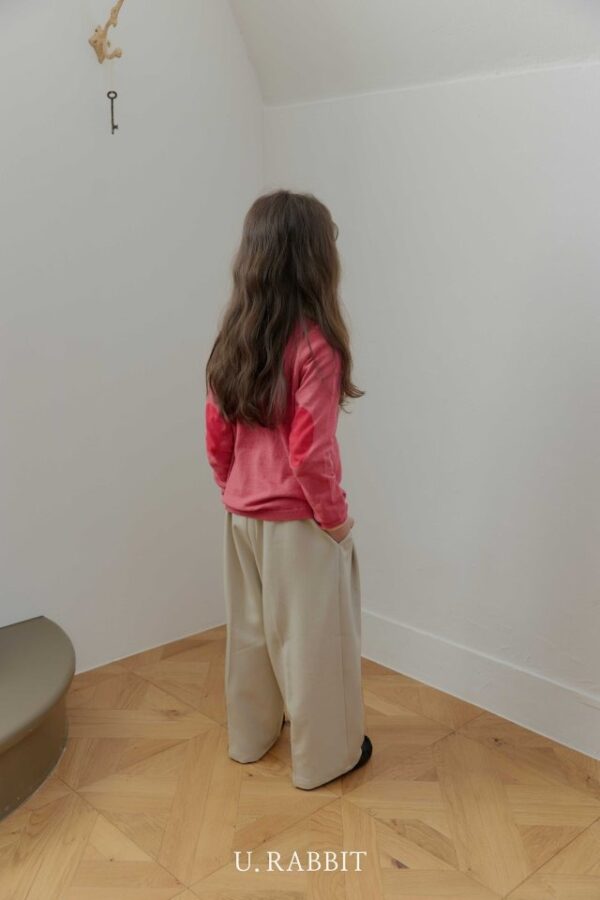 AAEB18E8-A756-48F9-97BE-A5E11EB4B0C7 〖預購〗奶油濾鏡肘部補釘針織上衣