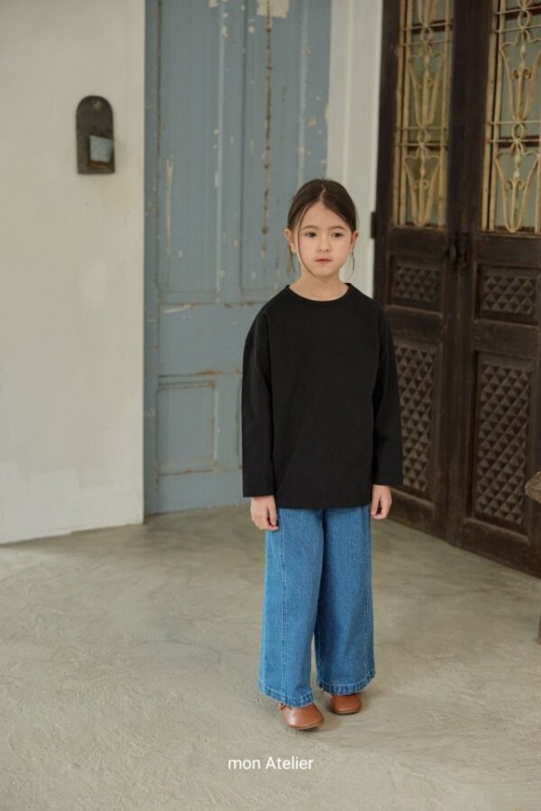 AE97EE2A-6FA9-4B7C-8FC5-EFDFAEB55BD2 〖預購〗Bien 恆藍質感水洗牛仔褲