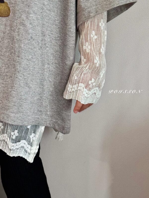 B0C56117-415E-45EF-9B0A-16A33C83F158_1_105_c 〖預購〗長版內搭蕾絲雕花襯衫