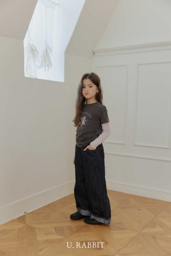 B139867B-1F0A-4FCE-97F3-FA32B1FAF8F8 〖預購〗氧氣剪裁修身丹寧褲