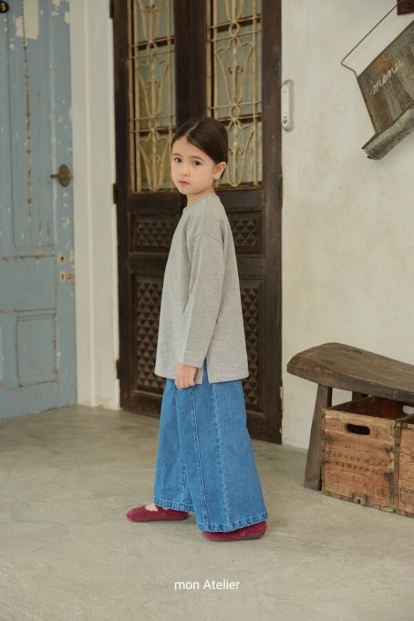 B2512327-3AD8-4E5E-BCBA-FC59E9EF5E5B 〖預購〗Bien 恆藍質感水洗牛仔褲