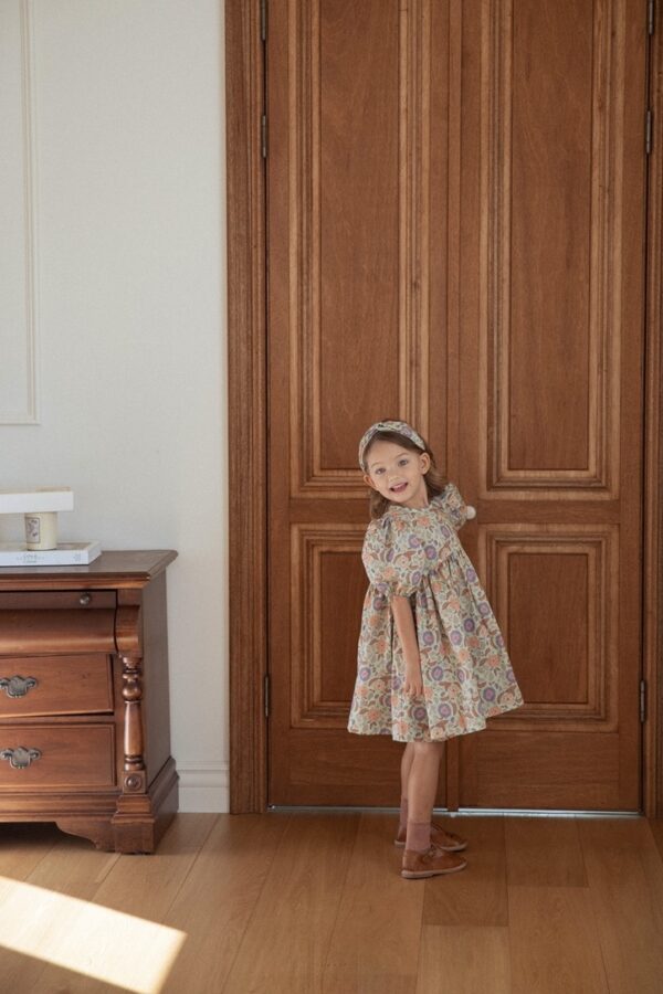 B6385889-0CA5-4102-88DE-1BD65C7FB02D_1_105_c 〖預購〗花序流轉澎袖洋裝