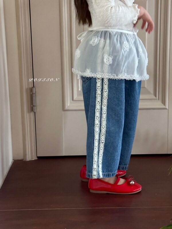 B89AA262-5D2A-4504-BC49-7DB5B68AE328_1_105_c 〖預購〗側邊蕾絲拼接質感休閒長褲