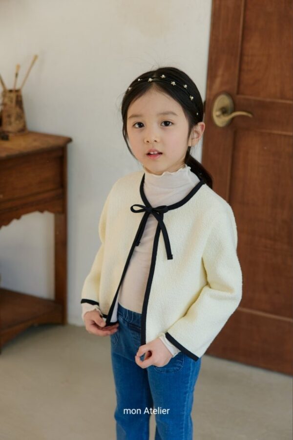 B89DF71B-78A5-43A1-9AB1-CF956E2C2024 〖預購〗經典剪影撞色蝴蝶結外套