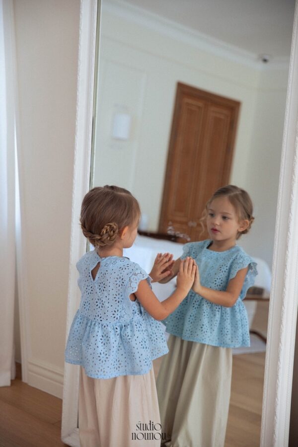 BBFD5203-B51B-46A5-AF34-FAED281C567C_1_105_c 〖預購〗粼粼氣泡鏤空上衣