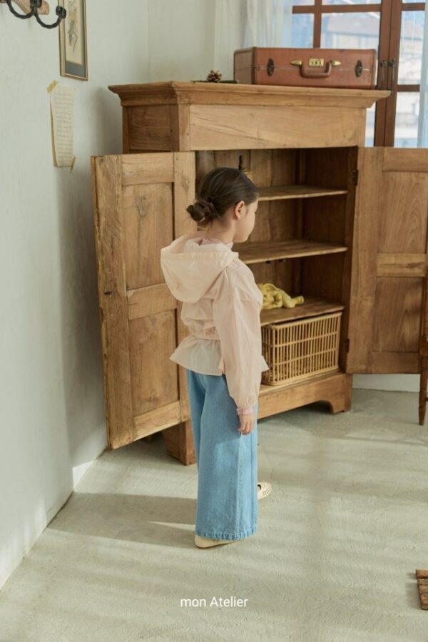 BFFF23EC-8D33-4BD6-8B40-C36445EE8353 〖預購〗清晨薄霧連帽外套