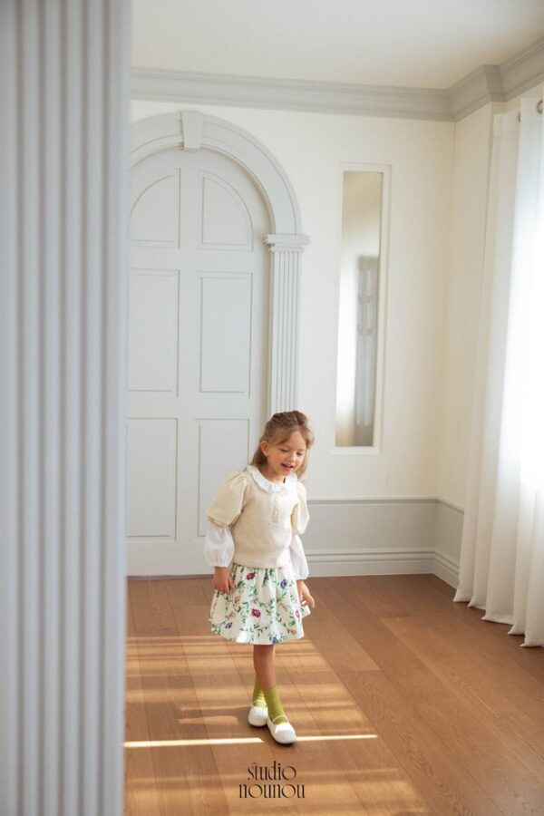 C15B5B94-7E00-42CD-85BD-1C99F778A200_1_105_c 〖預購〗指尖溫度立體織紋上衣