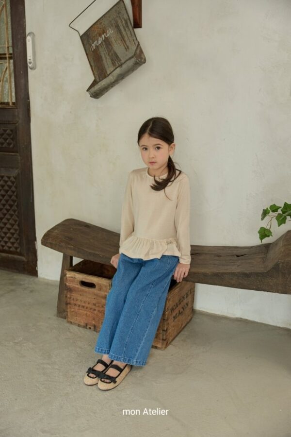 C1A5EFB5-62C9-423A-AB8A-03E2422B1357 〖預購〗棉糯感波浪飾邊親膚上衣